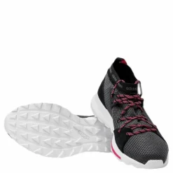 Quesa Shoes Core Black / Grey Five / Shock Pink