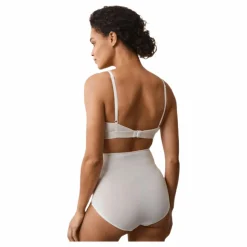 The Go-To triangle bra Beige