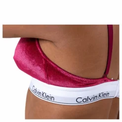 Unlined Triangle Red